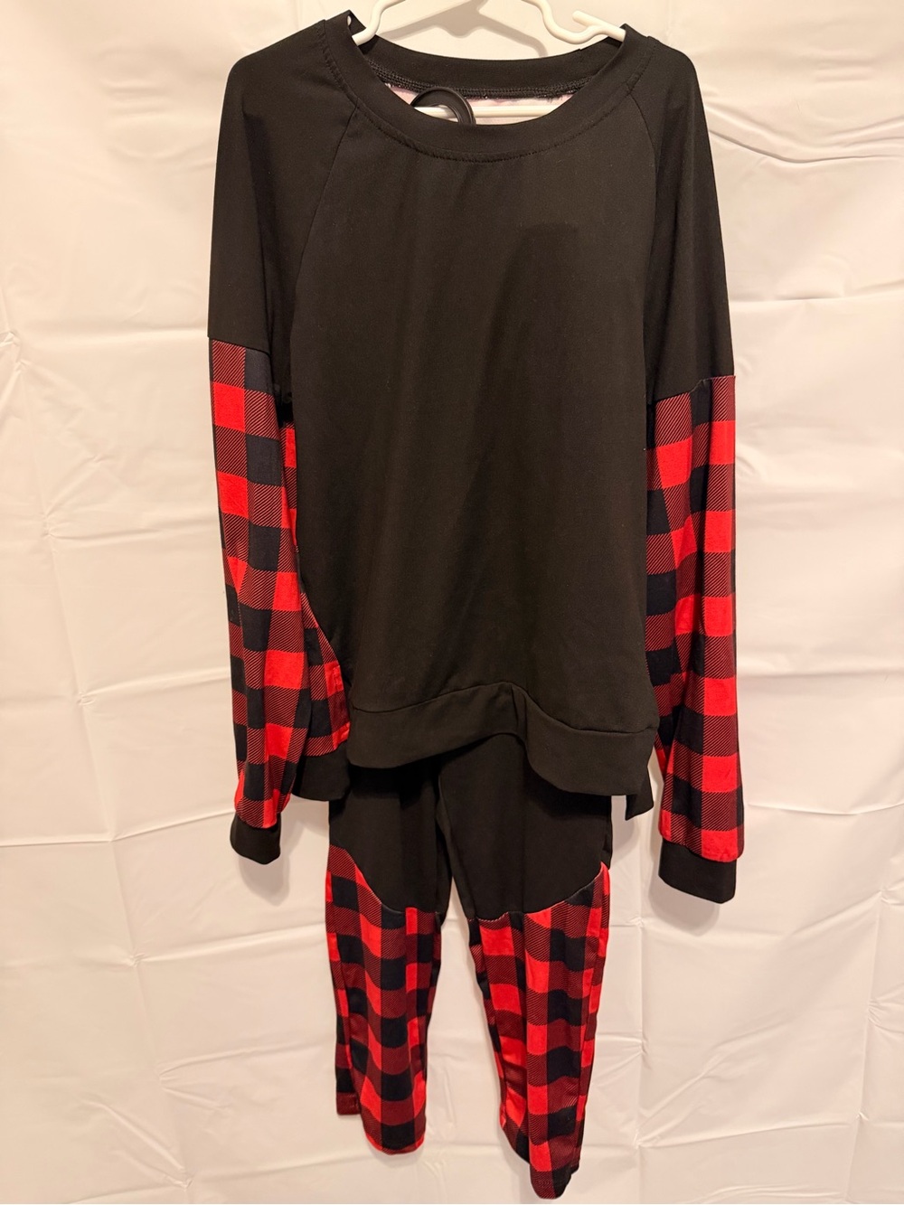 Source Unknown Black Top with Red Buffalo Plaid Kids Pajama Set